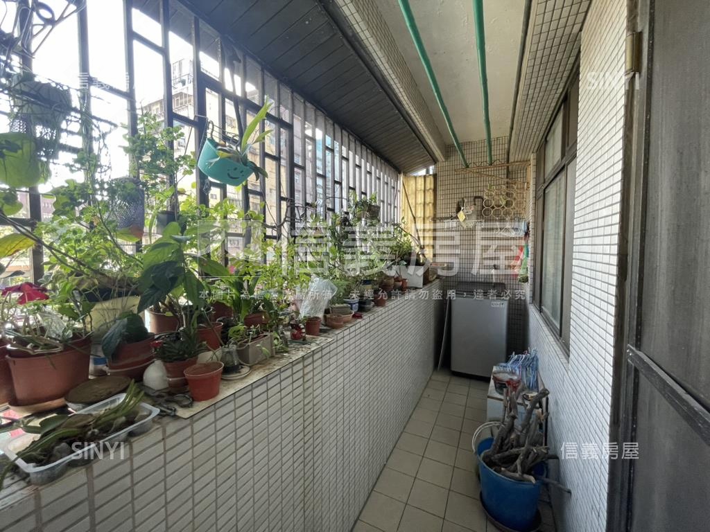 邊間三面採光四房華廈房屋室內格局與周邊環境