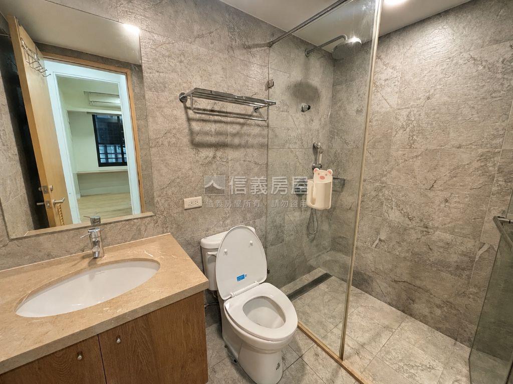 哲人德林美妝一房房屋室內格局與周邊環境