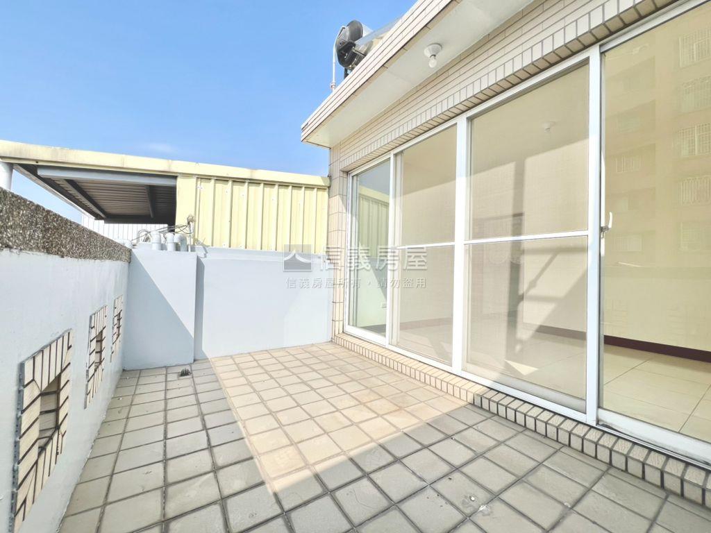 近星巴克吃市正路金店面房屋室內格局與周邊環境