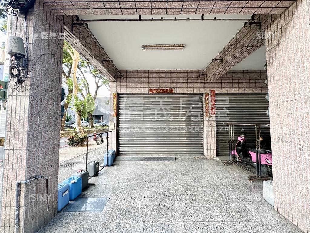 高鐵首排邊間金雞母透店房屋室內格局與周邊環境