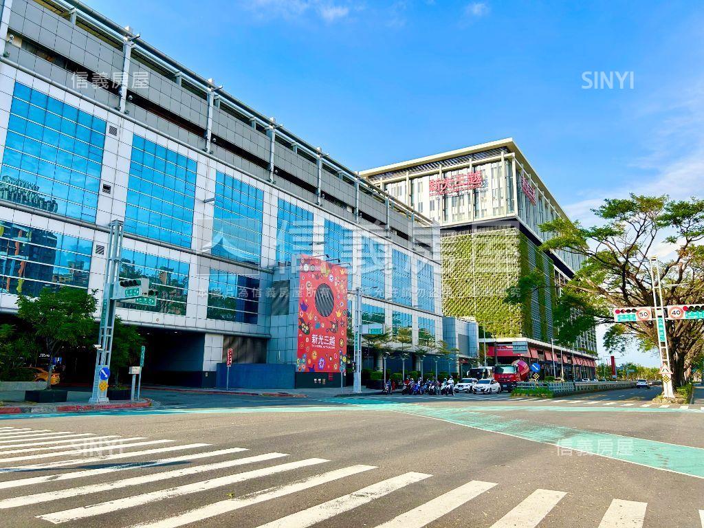 高鐵首排邊間金雞母透店房屋室內格局與周邊環境