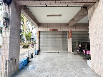 高鐵首排邊間金雞母透店