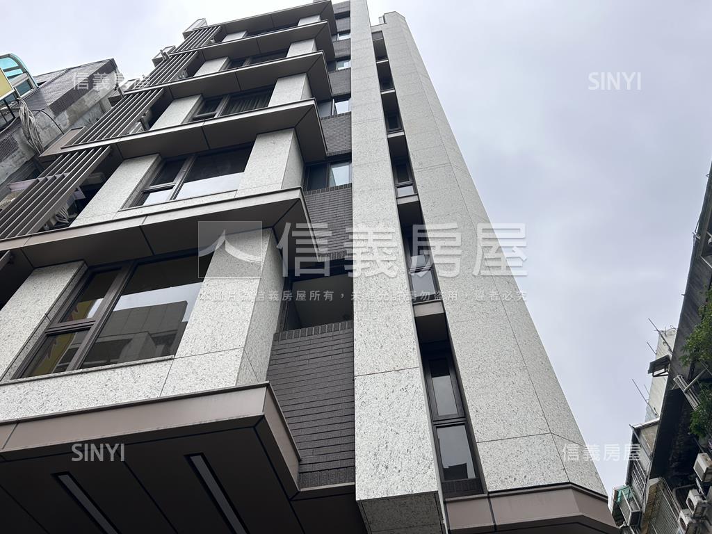 捷運中山臻品公園二房９樓房屋室內格局與周邊環境