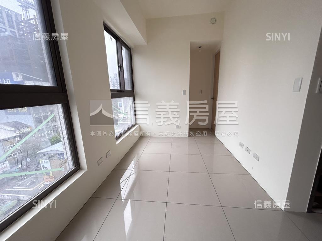 捷運中山臻品公園二房９樓房屋室內格局與周邊環境