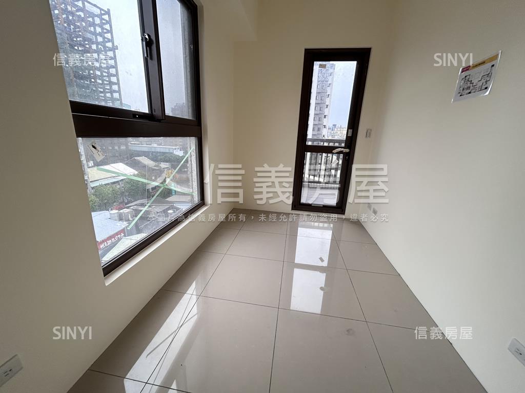 捷運中山臻品公園二房９樓房屋室內格局與周邊環境