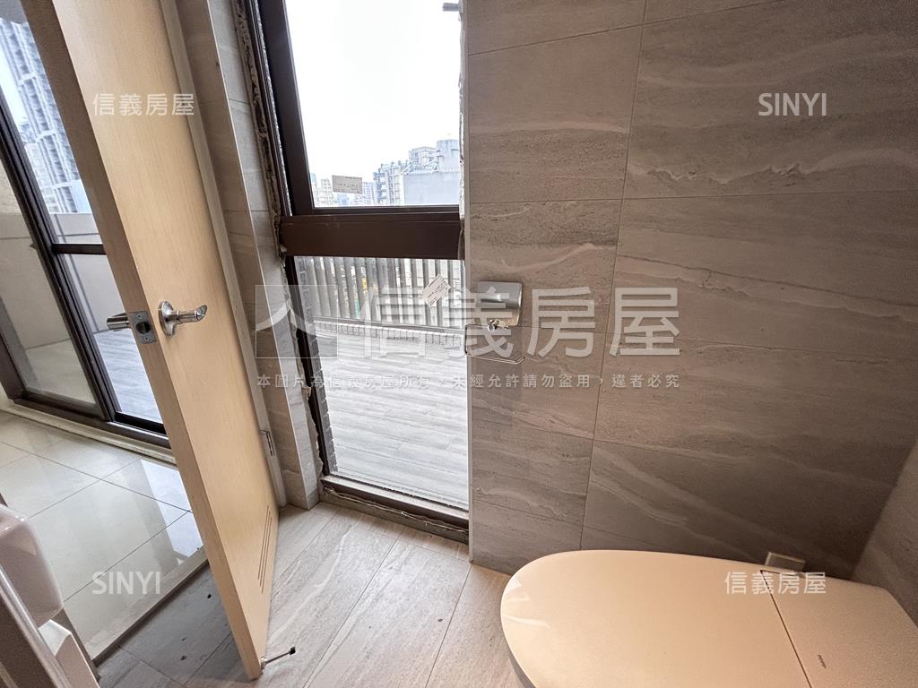 捷運中山臻品公園二房９樓房屋室內格局與周邊環境