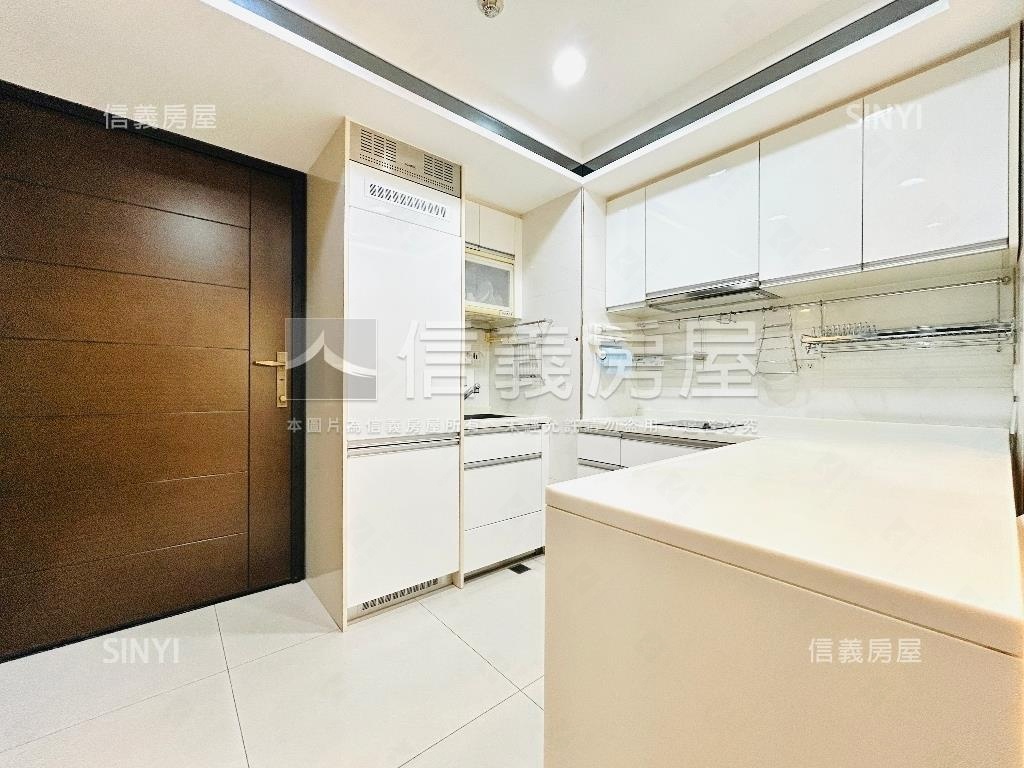 捷運遠雄首府亮麗１房房屋室內格局與周邊環境