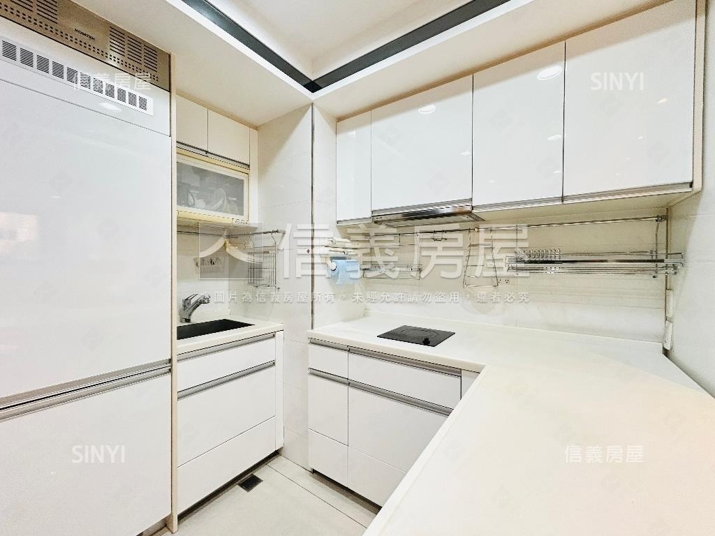 捷運遠雄首府亮麗１房房屋室內格局與周邊環境