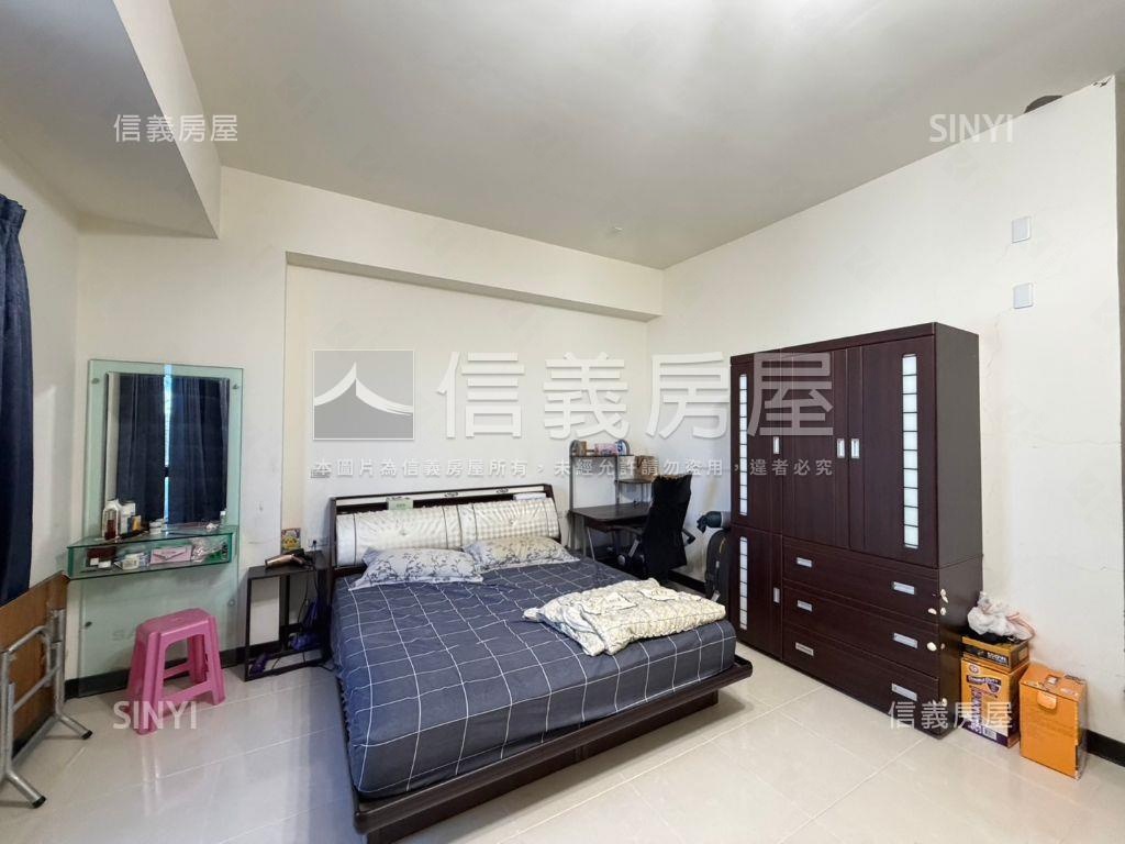 南區約９年大地坪透天房屋室內格局與周邊環境