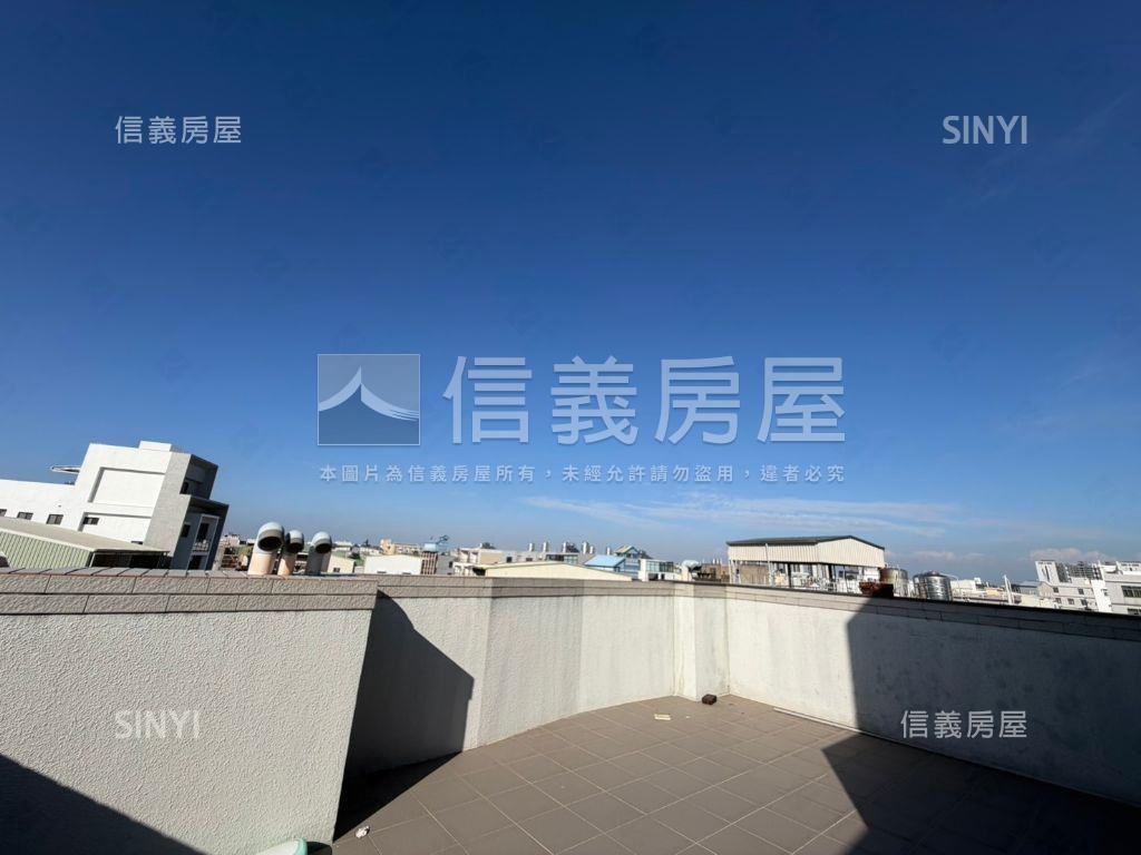 南區約９年大地坪透天房屋室內格局與周邊環境