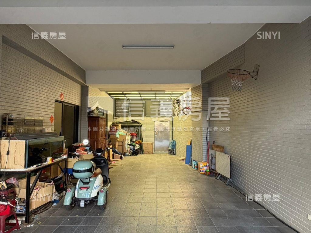 南區約９年大地坪透天房屋室內格局與周邊環境