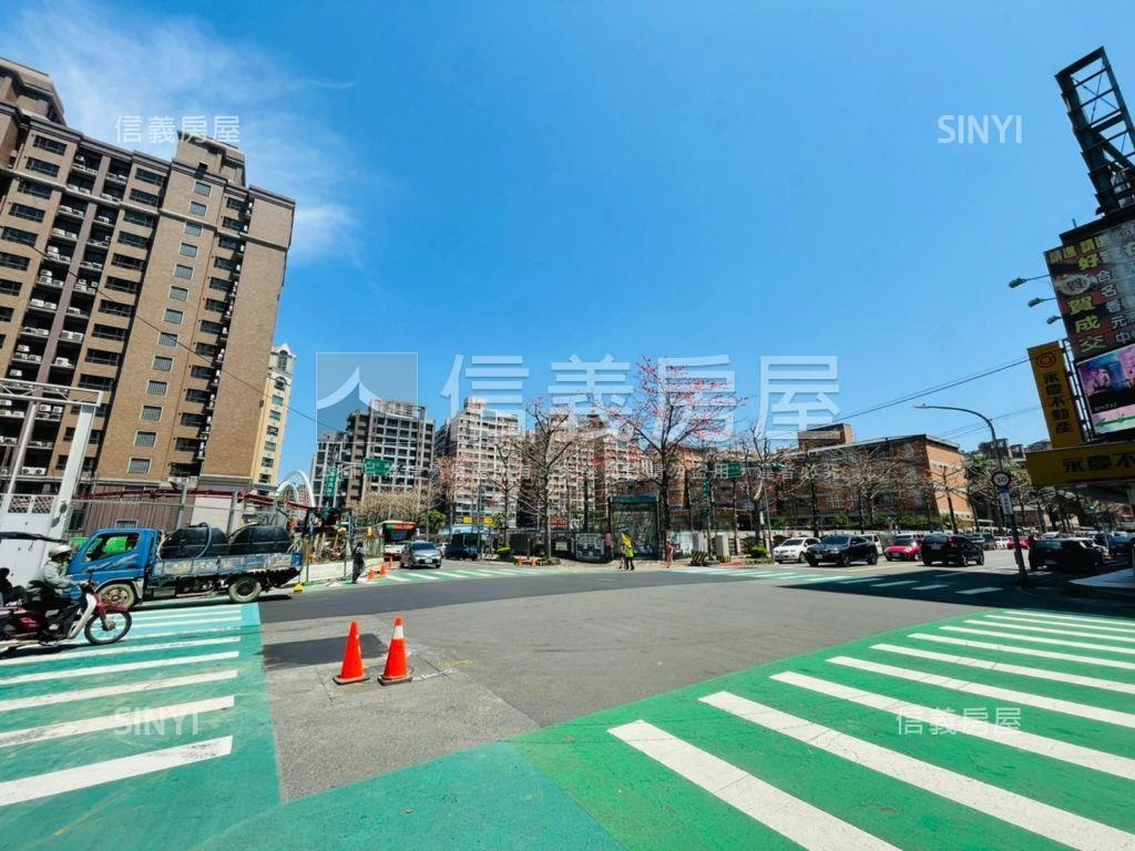忠孝西路金店面房屋室內格局與周邊環境