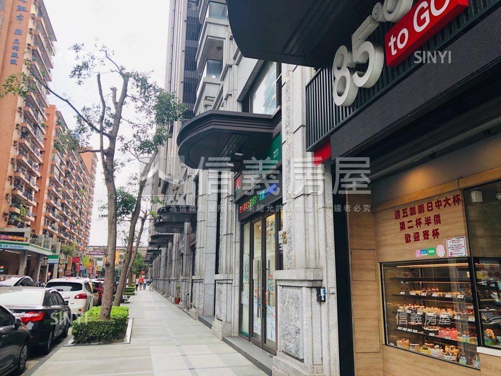 忠孝西路金店面房屋室內格局與周邊環境