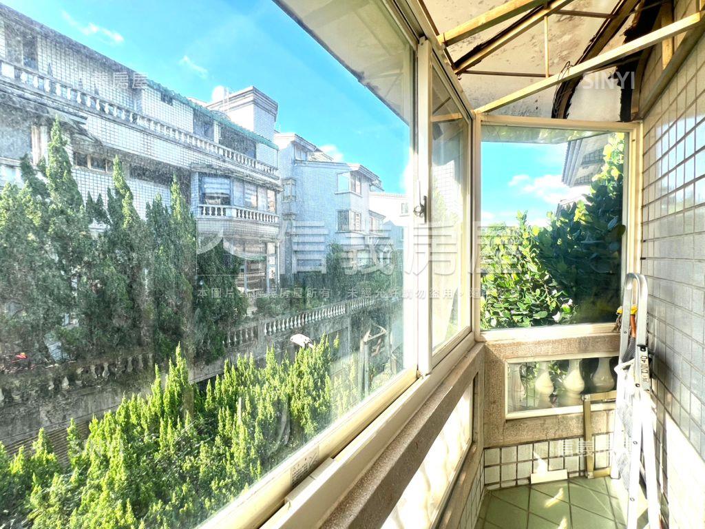 鳥語花香金石山莊房屋室內格局與周邊環境
