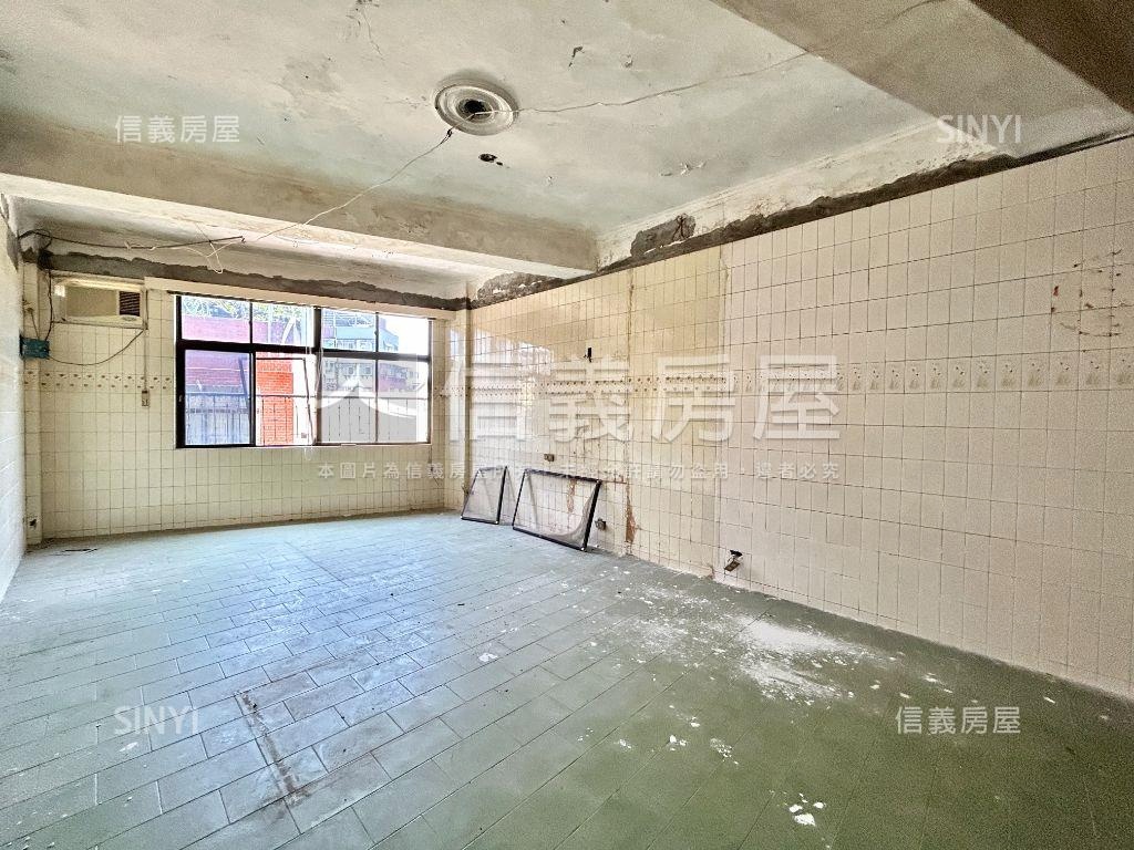 頂溪捷運市場透天房屋室內格局與周邊環境