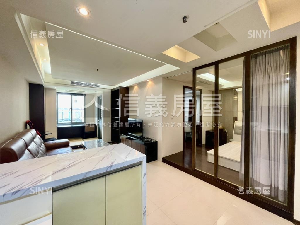 市政凱悅次頂樓配平面車位房屋室內格局與周邊環境