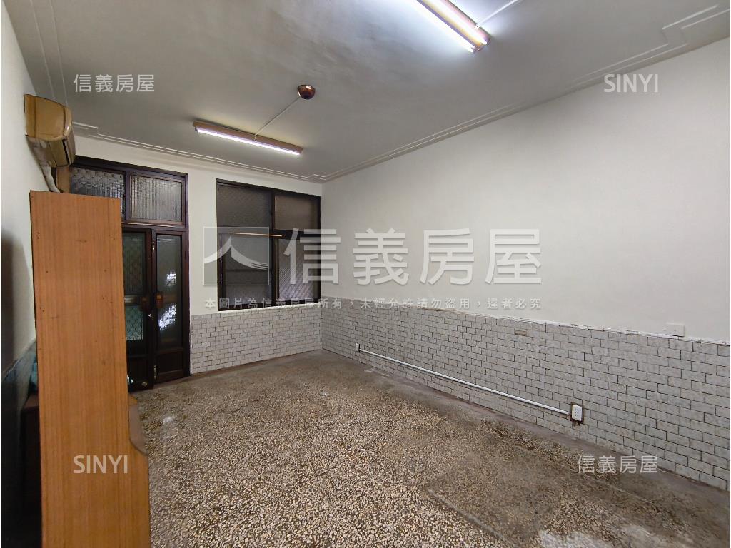 五甲商圈便利低總價透天房屋室內格局與周邊環境