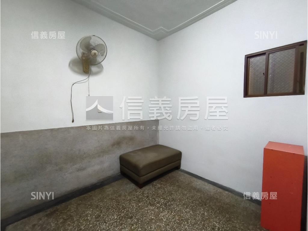 五甲商圈便利低總價透天房屋室內格局與周邊環境