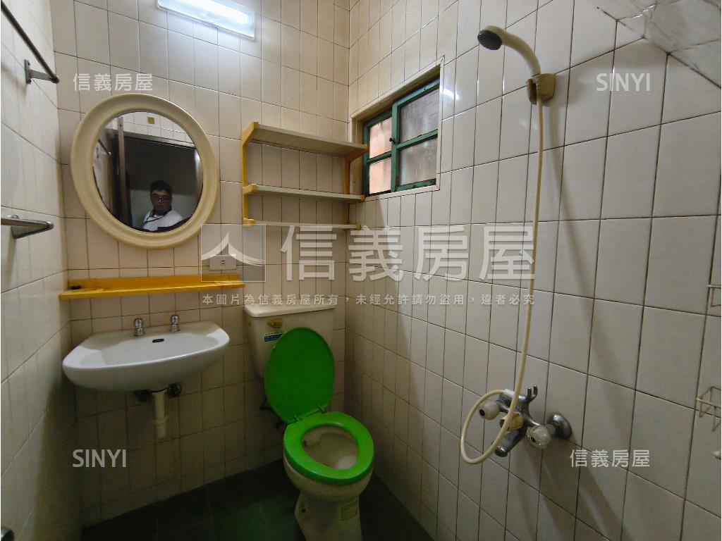 五甲商圈便利低總價透天房屋室內格局與周邊環境
