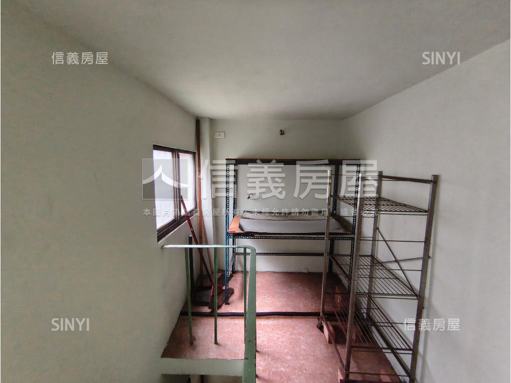 五甲商圈便利低總價透天房屋室內格局與周邊環境