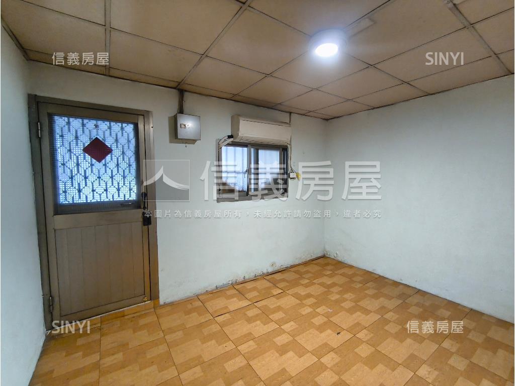五甲商圈便利低總價透天房屋室內格局與周邊環境
