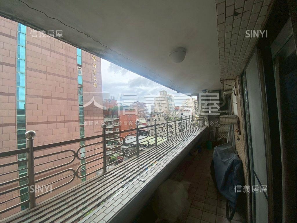 獨家慶城文華美廈頂加房屋室內格局與周邊環境