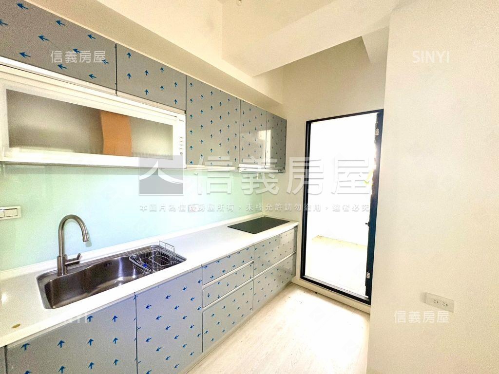 近安佃國小全新３房平車房屋室內格局與周邊環境