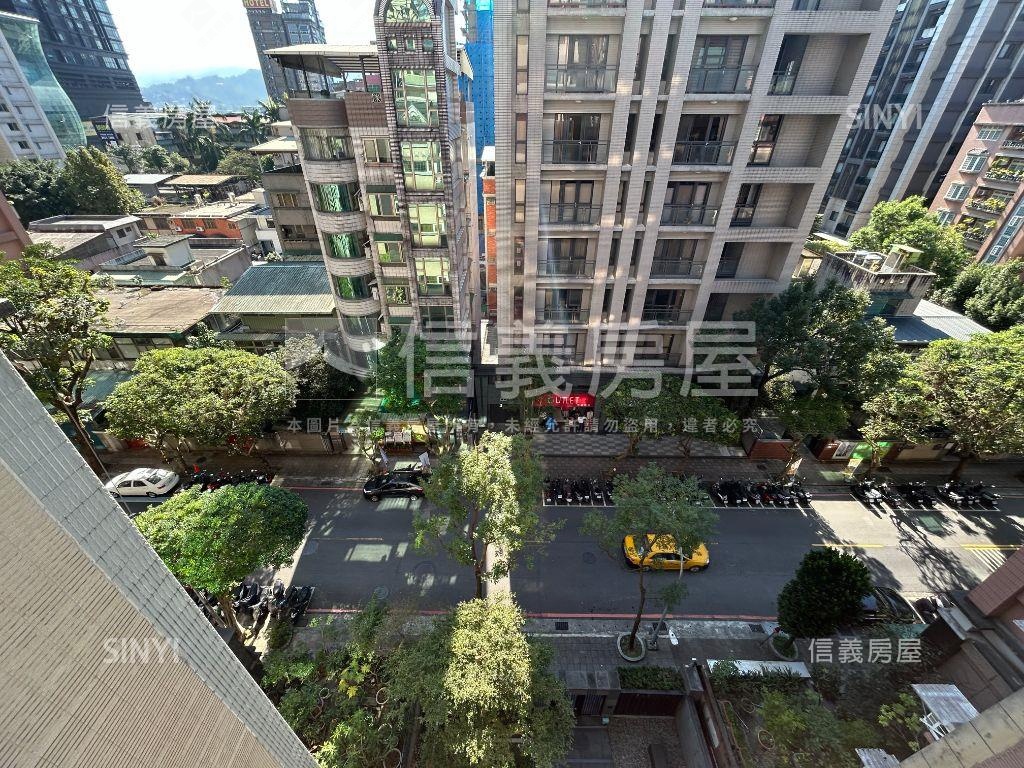 專任中央五街大道美宅房屋室內格局與周邊環境