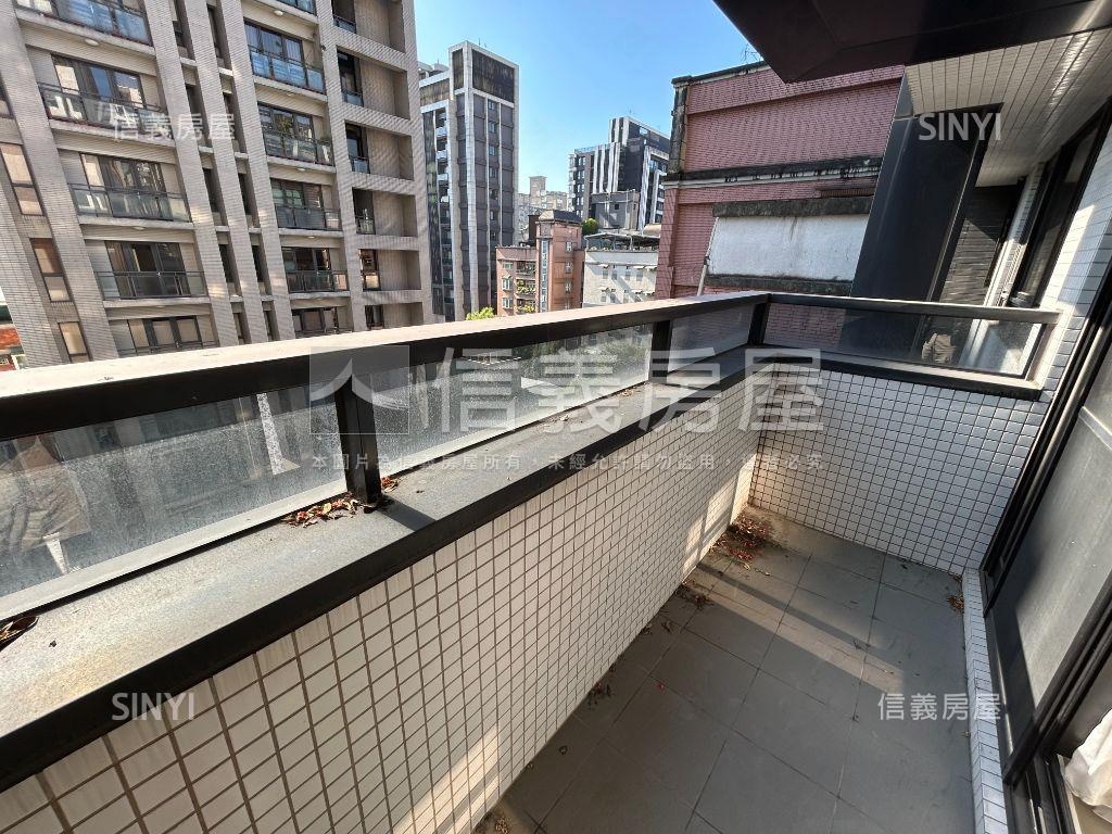 專任中央五街大道美宅房屋室內格局與周邊環境