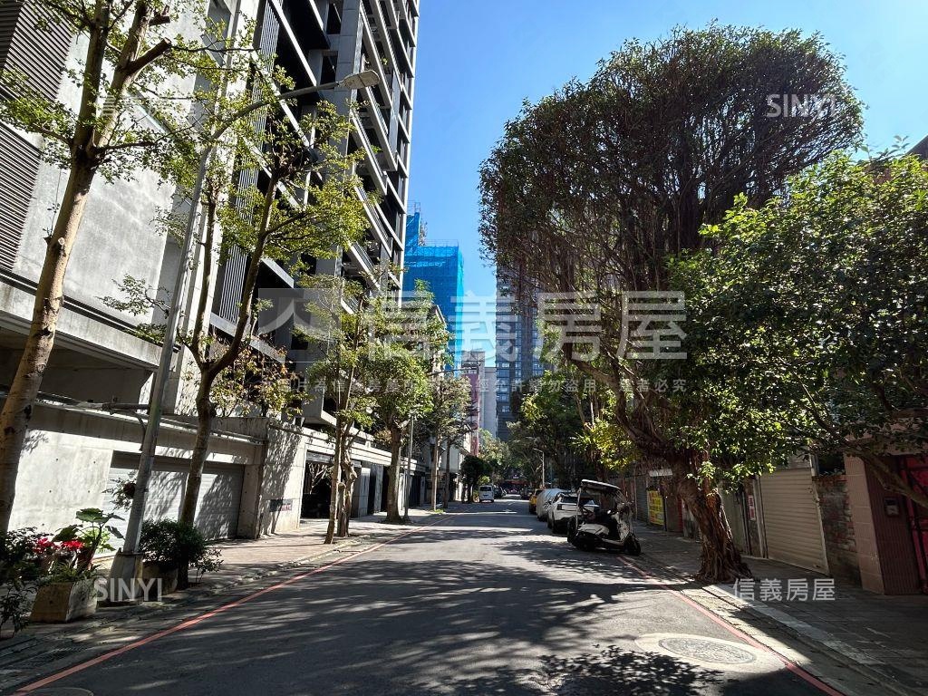 專任中央五街大道美宅房屋室內格局與周邊環境