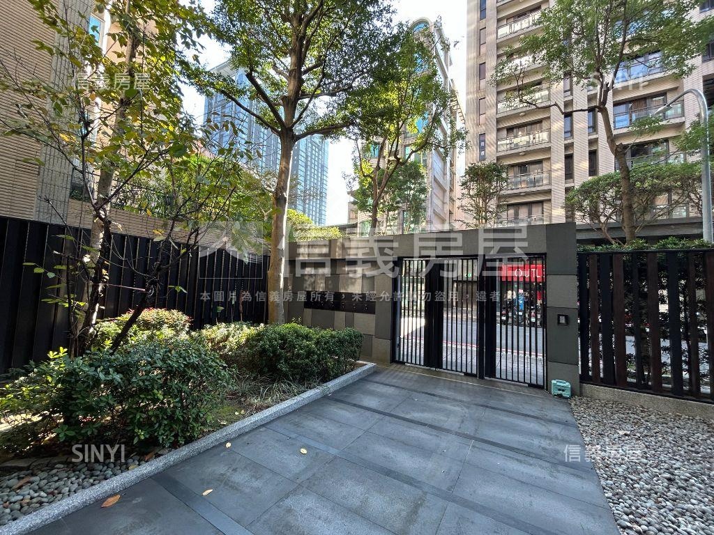 專任中央五街大道美宅房屋室內格局與周邊環境