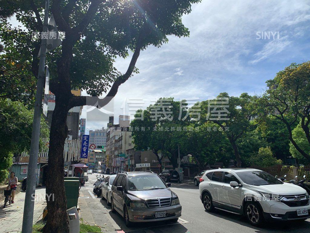 近捷運大橋頭雙蓮國小華廈房屋室內格局與周邊環境