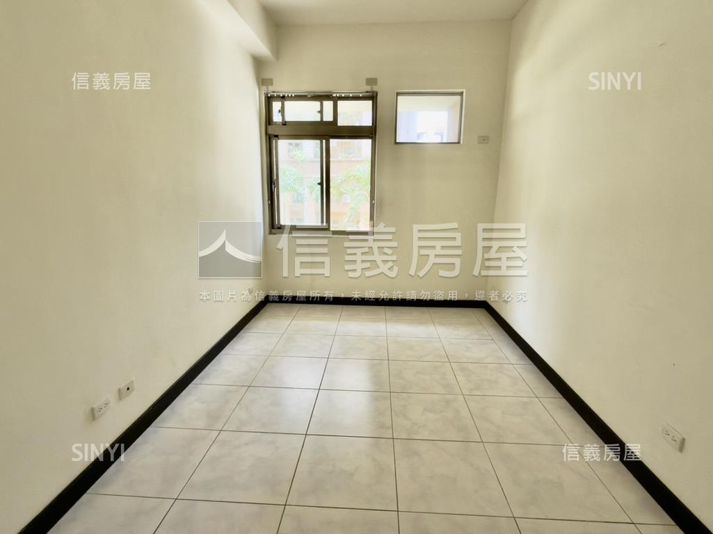 崇仁花園四房車位樹梢美景房屋室內格局與周邊環境