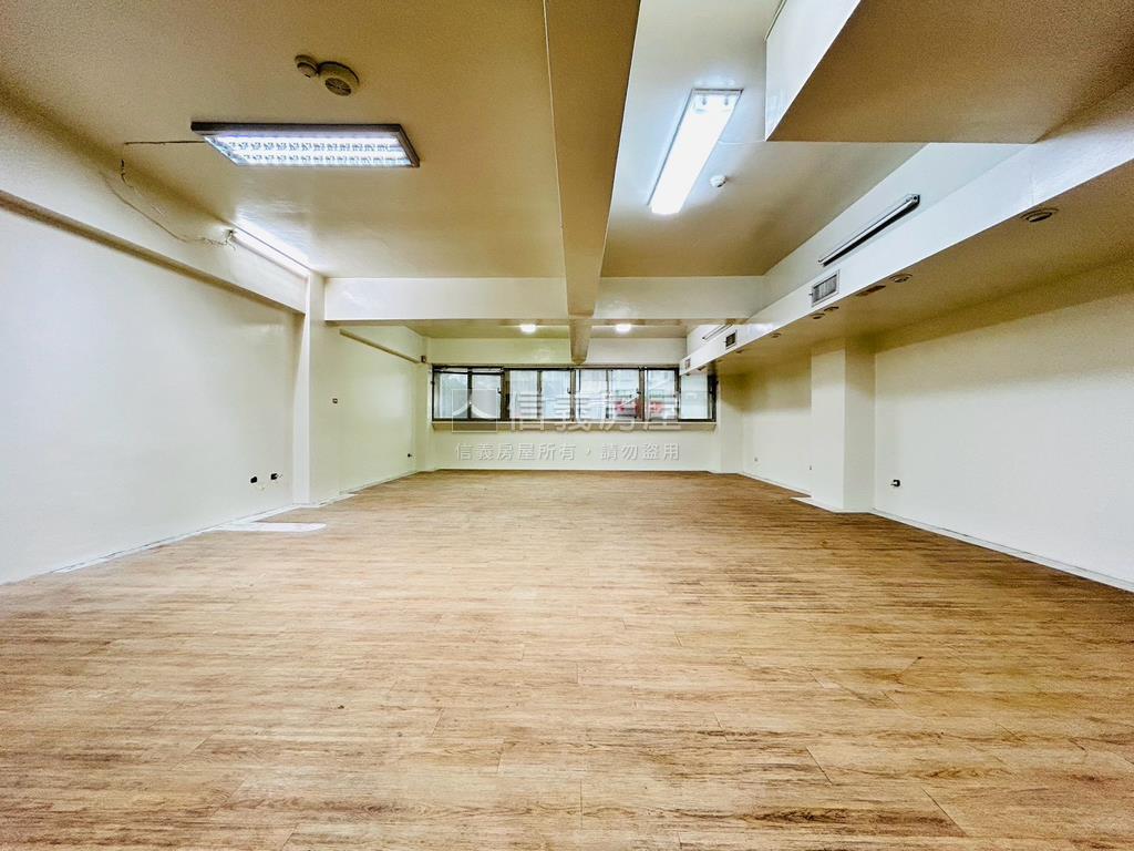 蘆洲集賢路電梯二樓房屋室內格局與周邊環境