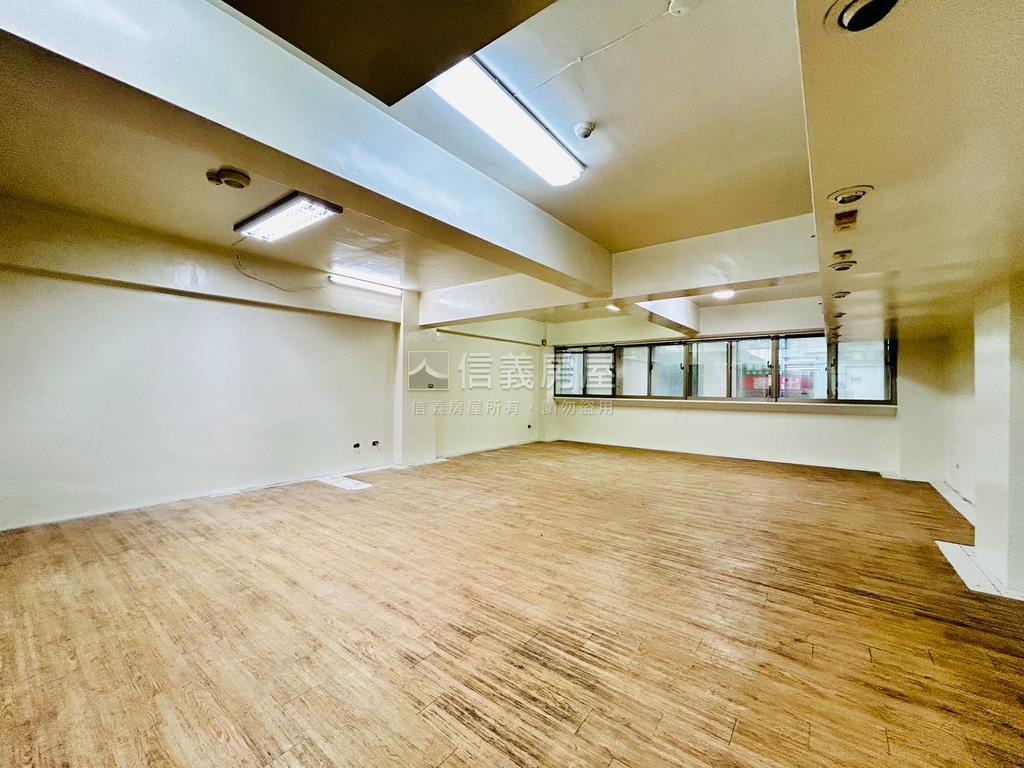 蘆洲集賢路電梯二樓房屋室內格局與周邊環境
