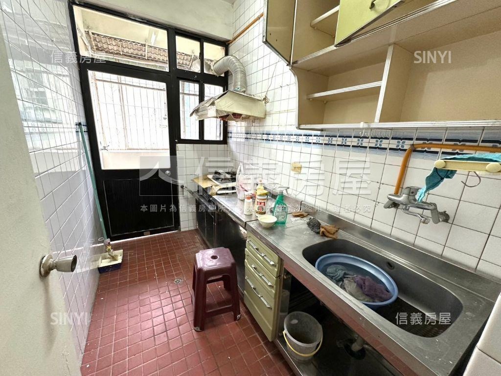 北區臨近車站大空間美公寓房屋室內格局與周邊環境
