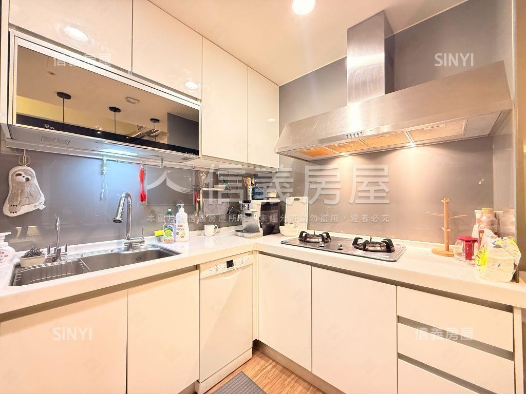 近捷運★溫馨裝潢美一樓房屋室內格局與周邊環境