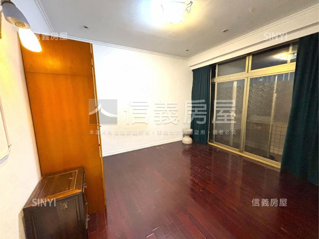 雙敦學區低總價二樓公寓房屋室內格局與周邊環境