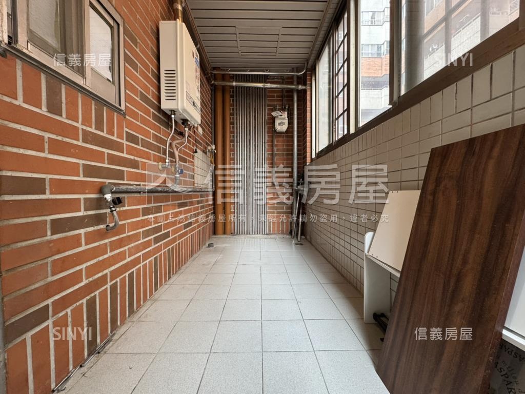 潤泰極品邊間高樓兩房房屋室內格局與周邊環境