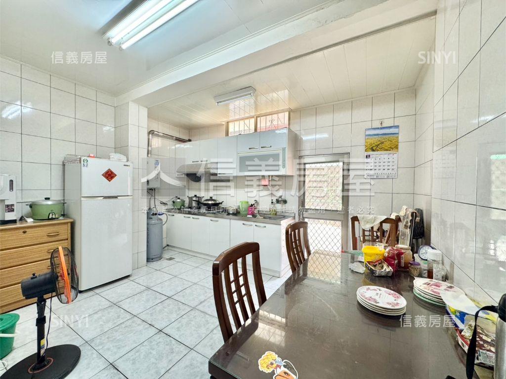 前後臨路好停車美透天房屋室內格局與周邊環境
