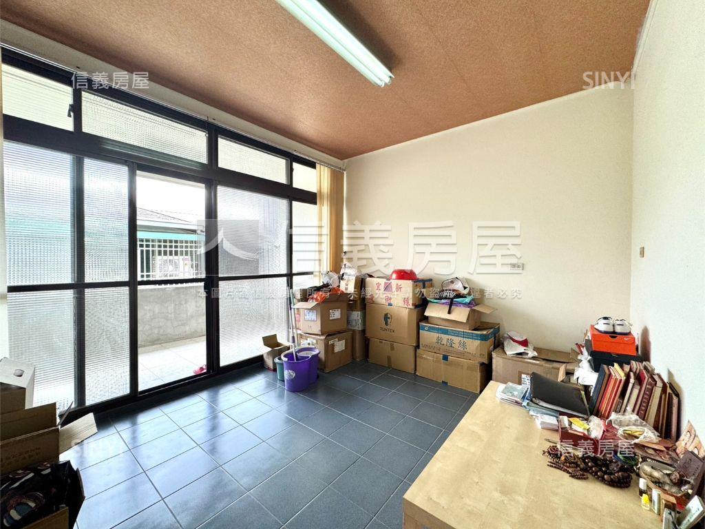 前後臨路好停車美透天房屋室內格局與周邊環境