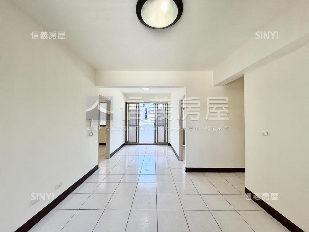 近巨城低總價電梯採光三房房屋室內格局與周邊環境