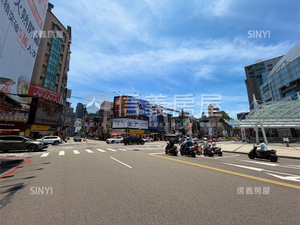 近巨城低總價電梯採光三房房屋室內格局與周邊環境