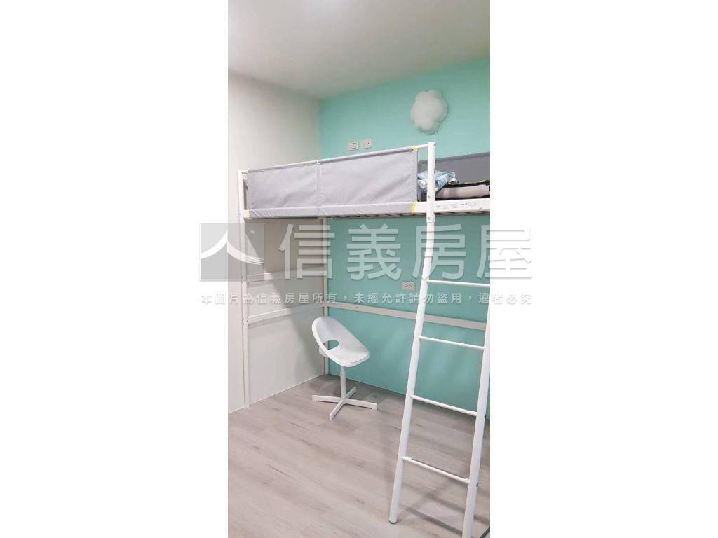 樹梢面公園裝潢美兩房房屋室內格局與周邊環境