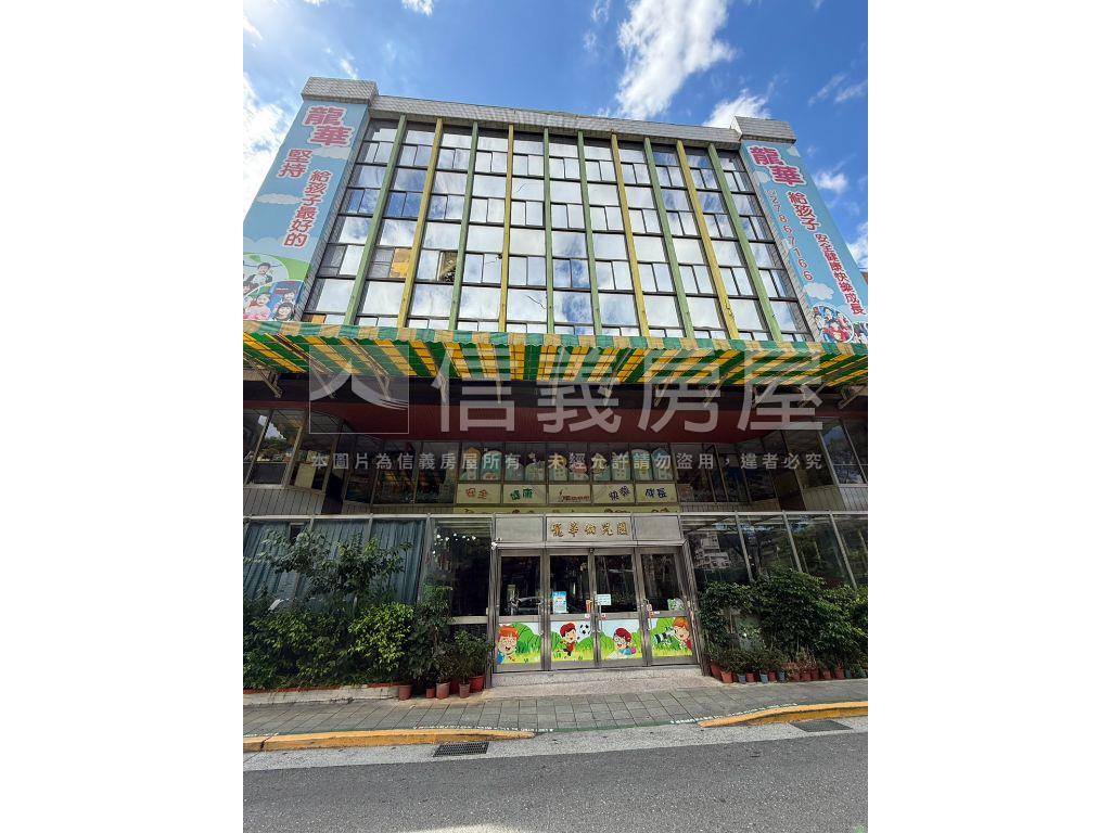 樹梢面公園裝潢美兩房房屋室內格局與周邊環境