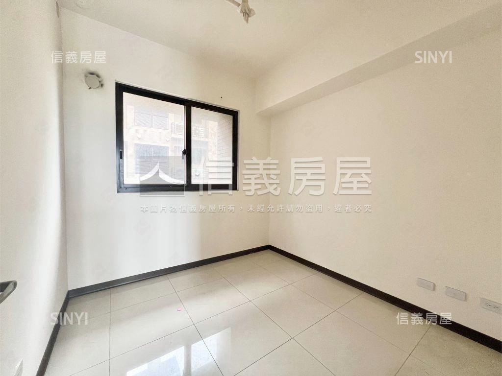 恬靜南望◇景觀四房雙車位房屋室內格局與周邊環境