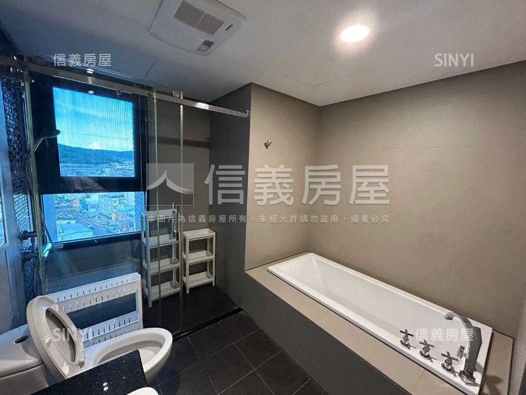英橋美景大三房車位房屋室內格局與周邊環境