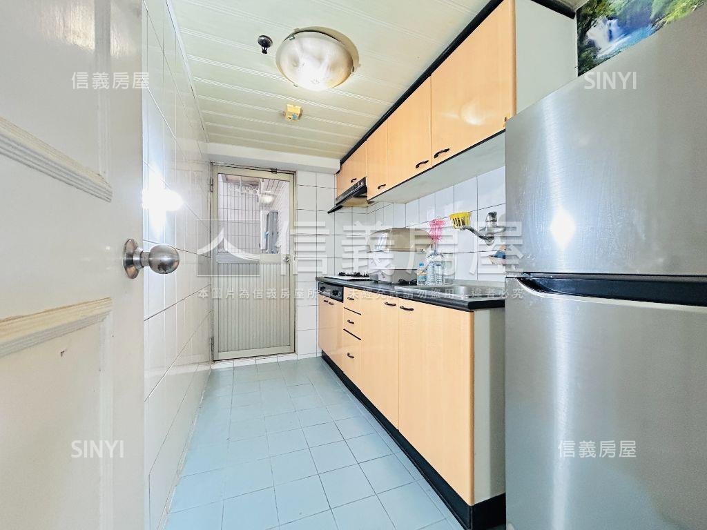 藝文中高樓河岸景觀宅房屋室內格局與周邊環境