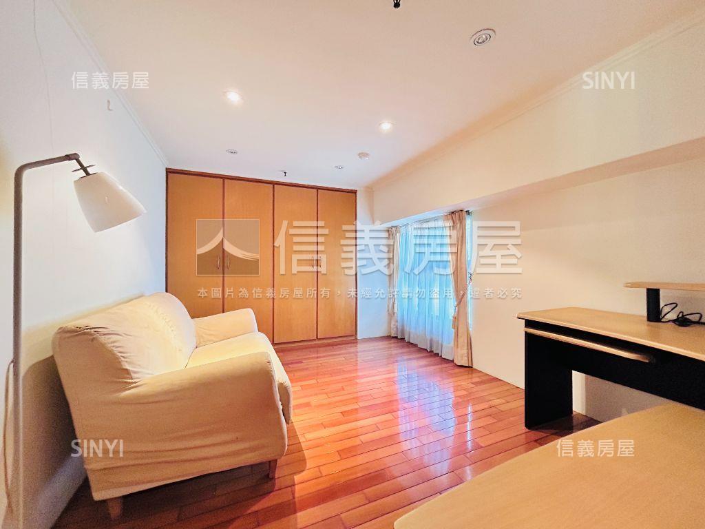 藝文中高樓河岸景觀宅房屋室內格局與周邊環境