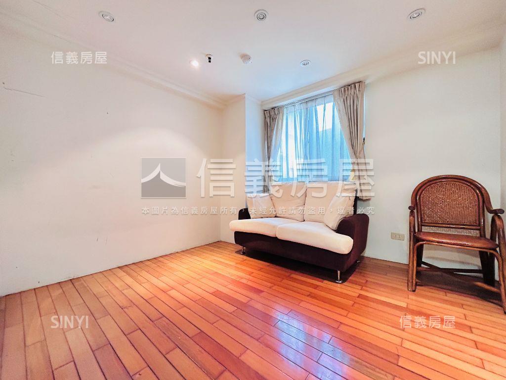 藝文中高樓河岸景觀宅房屋室內格局與周邊環境